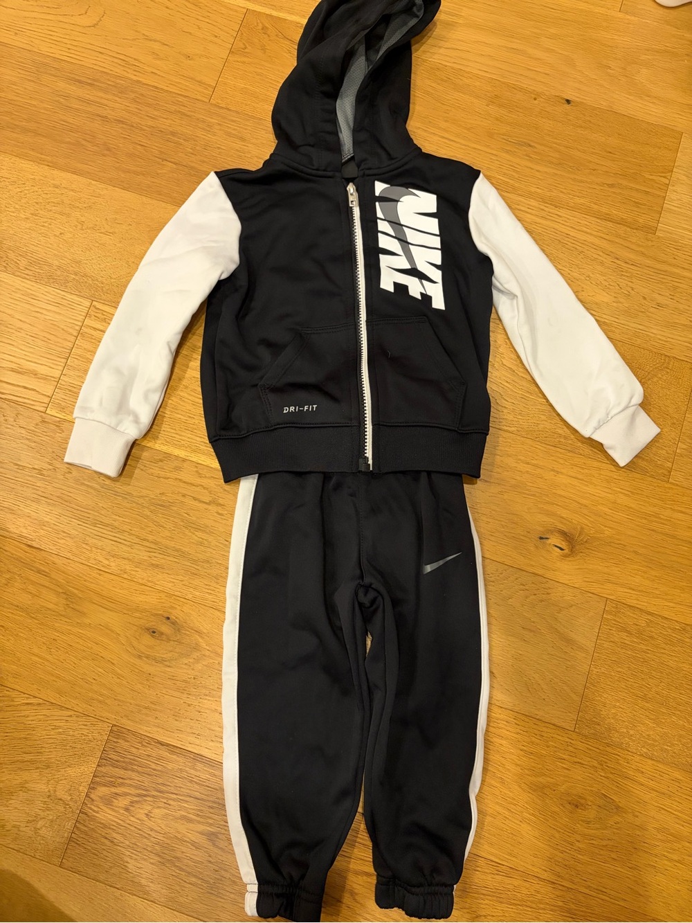 Nike Black & White Kids Jogger Set